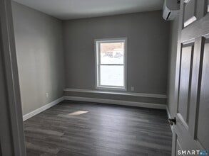 775 Main St in Torrington, CT - Foto de edificio - Building Photo