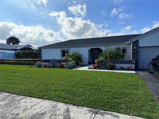 15730 SW 152nd Ave in Miami, FL - Building Photo - Building Photo