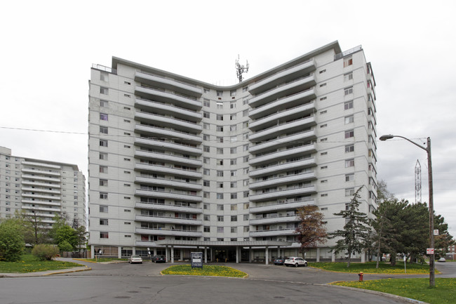 Branson Tower in Toronto, ON - Building Photo - Building Photo