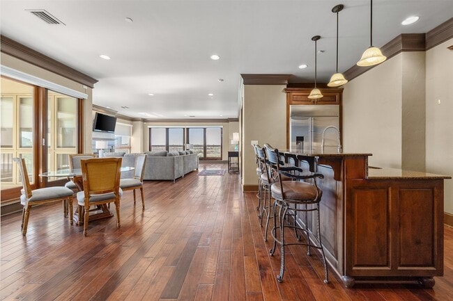 501 Samuels Ave in Fort Worth, TX - Foto de edificio - Building Photo