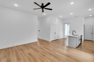 1525B Crossbar Dr in Little Elm, TX - Building Photo - Building Photo