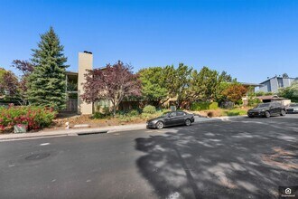 1965 Ascot Dr, Unit 11 in Moraga, CA - Building Photo - Building Photo