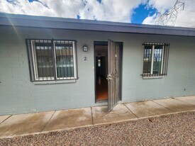 337 N 93rd St, Unit 2 in Mesa, AZ - Building Photo