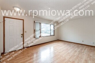 209 Todd Cir in Ames, IA - Building Photo - Building Photo