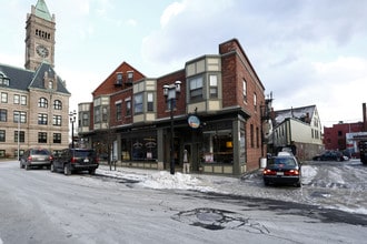 370 Merrimack St in Lowell, MA - Building Photo - Building Photo