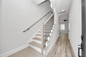 6523 Tree Branch Dr in Houston, TX - Building Photo - Building Photo