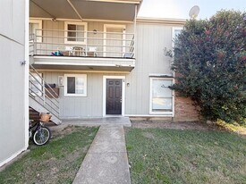 604 Walter Stephenson Rd in Midlothian, TX - Building Photo