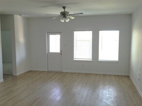 13114 Cobalt Cove Ct in La Marque, TX - Building Photo - Building Photo