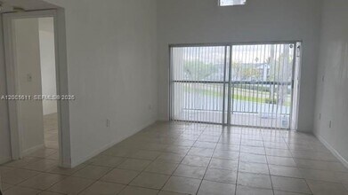 6288 NW 186th St in Hialeah, FL - Building Photo - Building Photo