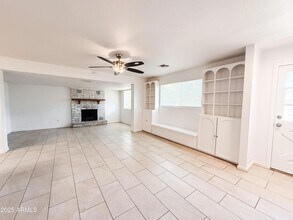 3237 E Captain Dreyfus Ave in Phoenix, AZ - Foto de edificio - Building Photo