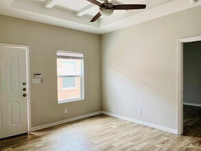 16 W Sunset Valley St in Alton, TX - Building Photo - Building Photo