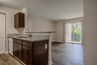 Bayside Apartment Homes in Hilliard, OH - Foto de edificio - Interior Photo