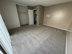 1331 W Central Ave in Santa Ana, CA - Foto de edificio - Building Photo