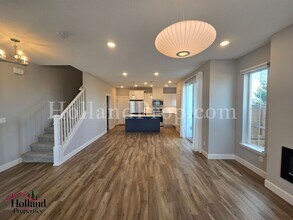 8042 SE Blanton St in Hillsboro, OR - Building Photo - Building Photo