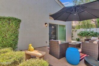 1138 E Amberwood Dr in Phoenix, AZ - Building Photo - Building Photo