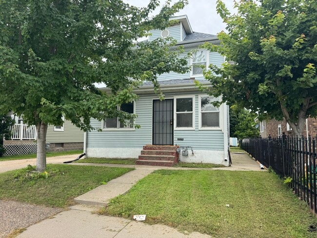 property at 1347 19th St