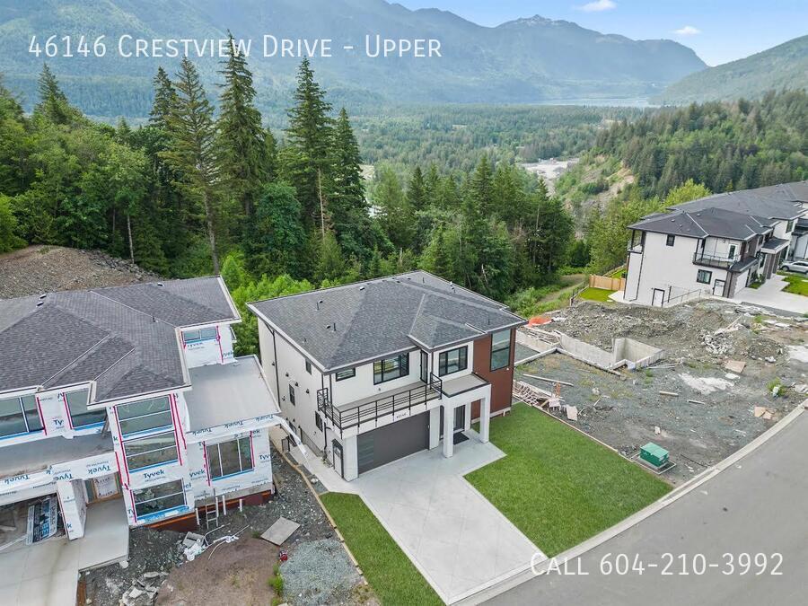 46146 Crestview Dr in Chilliwack, BC - Building Photo