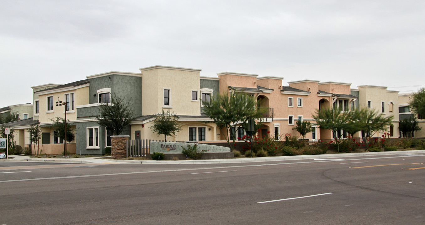 Barolo Condominiums in Scottsdale, AZ - Building Photo