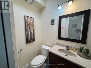 755 Lakeshore Rd E in Mississauga, ON - Building Photo - Building Photo