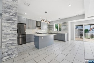 85 Beckwith Pl in Rutherford, NJ - Building Photo - Building Photo