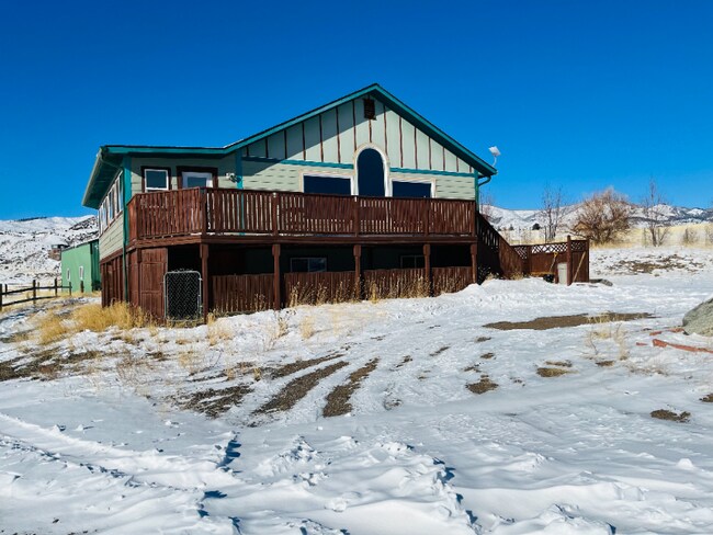 104 Arcturus Dr in Emigrant, MT - Building Photo - Building Photo