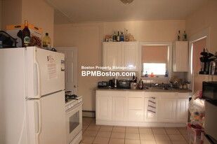 76 Hano St, Unit #76 in Boston, MA - Building Photo - Building Photo