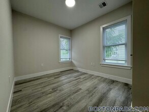 10 Cawfield St, Unit 2 in Boston, MA - Building Photo - Building Photo