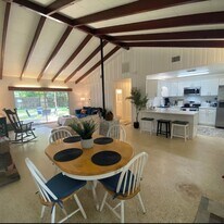 19986 E Pennsylvania Ave in Dunnellon, FL - Building Photo