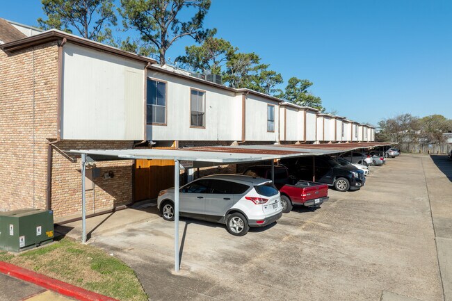 Greens Landing Condominiums in Houston, TX - Building Photo - Building Photo