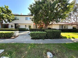 2718 Vista Del Oro in Newport Beach, CA - Building Photo