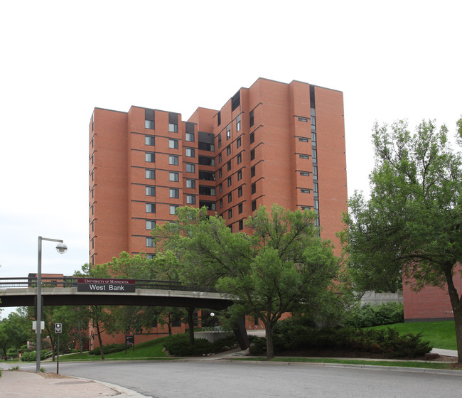 Middlebrook Hall in Minneapolis, MN - Building Photo - Building Photo