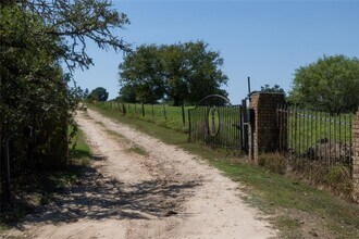 3225 Terrier Hill Ln in Brenham, TX - Building Photo - Building Photo