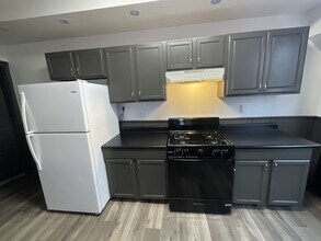 649 W College Ave in York, PA - Foto de edificio - Building Photo