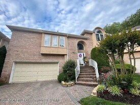 85 Mira Vista Ct in Holmdel, NJ - Building Photo