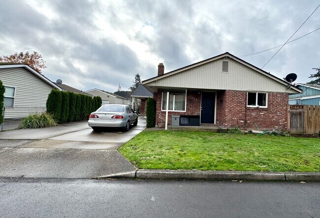 9220 SE Raymond St-Unit -9220 in Portland, OR - Building Photo - Building Photo