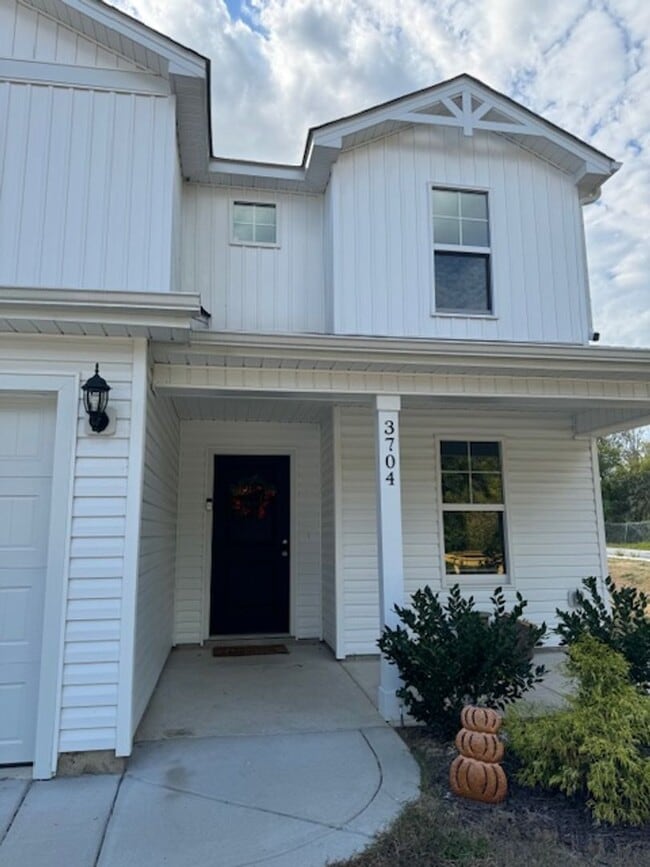 3704 Stone St in Hope Mills, NC - Building Photo - Building Photo