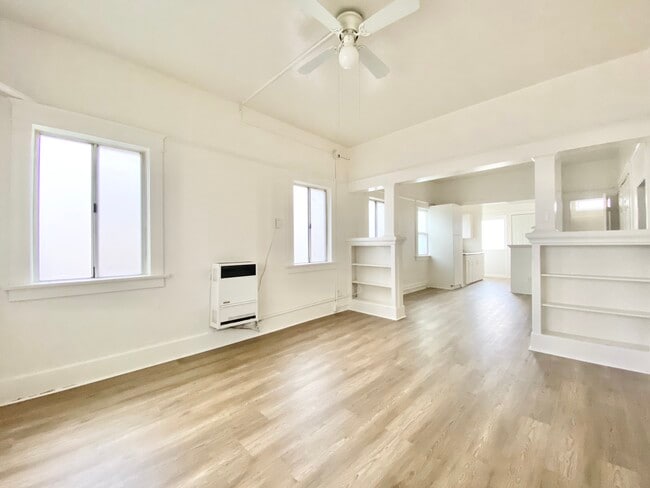 property at 543 W 16th St