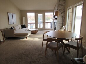 103 Rock Dove Ln in Camdenton, MO - Building Photo - Building Photo