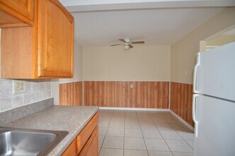 8463 Cottonwood Dr in Cincinnati, OH - Foto de edificio - Building Photo
