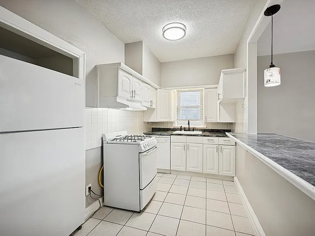 7212 Oxford Ave in Philadelphia, PA - Building Photo - Building Photo