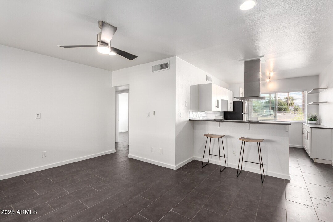749 E Montebello Ave in Phoenix, AZ - Building Photo