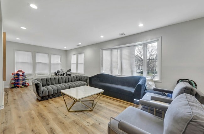 property at 167 Rockwood Pl