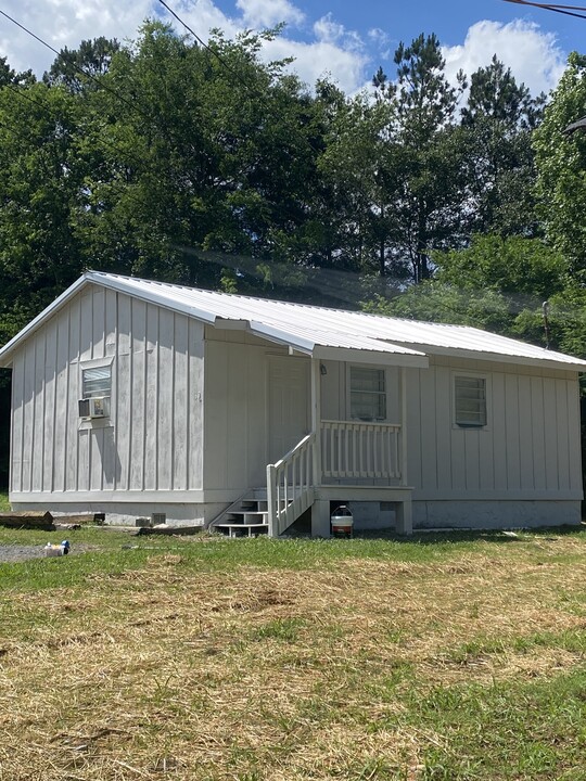 132 Red Quill Wy in Dalton, GA - Building Photo