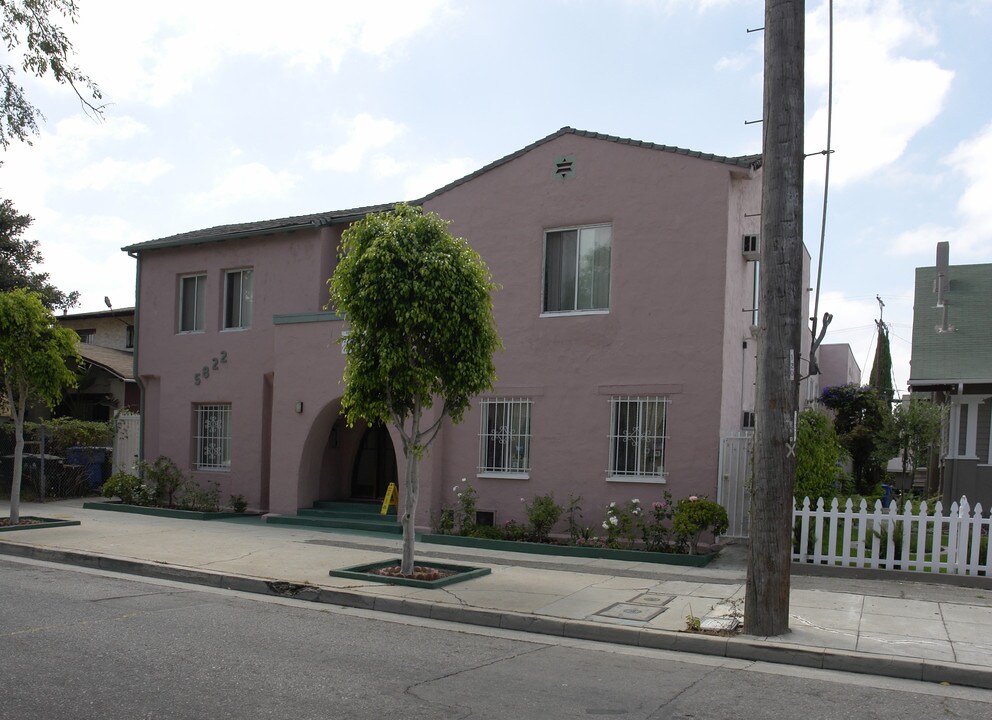 5822 Willoughby Ave in Los Angeles, CA - Building Photo