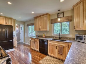 4454 N 107th St in Wauwatosa, WI - Building Photo - Building Photo