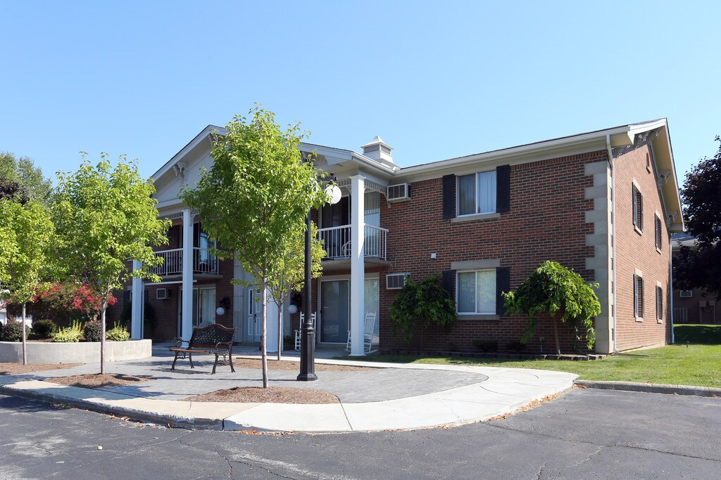 Sunset Court Apartments in Hamburg, NY | ApartmentHomeLiving.com