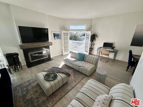 32 28th Pl in Los Angeles, CA - Building Photo - Building Photo