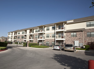 Mesquite Terrace Senior Apartments in Pharr, TX - Foto de edificio - Building Photo