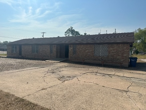 125 W Monroe St in Kountze, TX - Building Photo - Building Photo