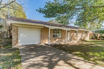 2001 SE 26th Ave in Mineral Wells, TX - Building Photo - Building Photo